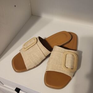 12 Thompson Sz6M Tan Slide Sandals textile faux buckle upper